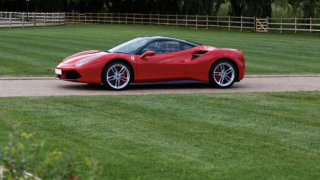 Una Ferrari 488, foto &copy; Pixabay