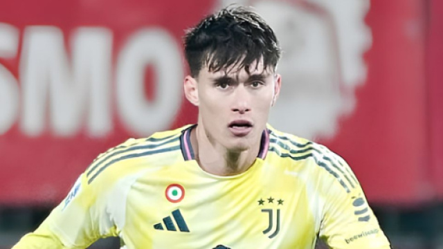 Nicol&ograve; Savona con la maglia della Juve &copy; profilo Instagram nicoo_savo