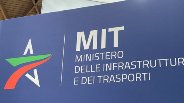 Logo Ministero dei trasporti - &copy; Ministero dei trasporti.