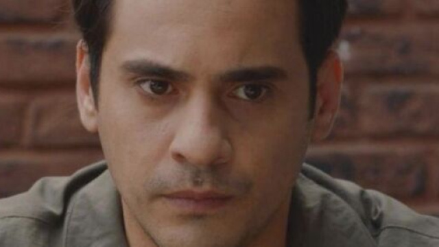 Tolga in una scena di Tradimento &copy; Mediaset.