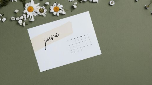 Calendario con il mese di giugno &copy; Pexels