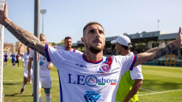 Nicola Loiodice mentre esulta - &copy; Fonte, Sito Casarano calcio