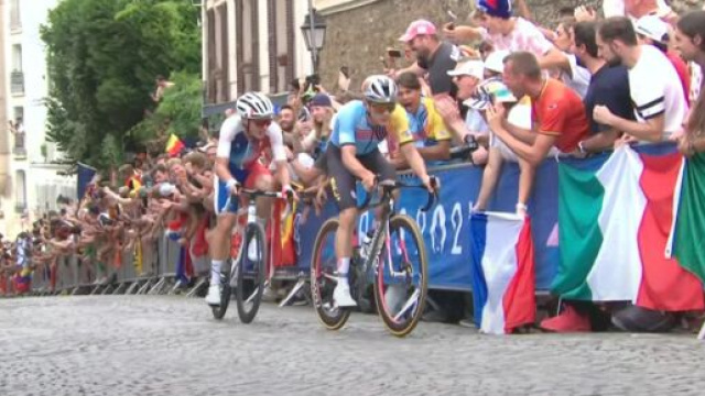Evenepoel sulla salita di Montmartre che sar&agrave; affrontata al Tour de France - &copy; Youtube Olympics