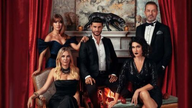 In foto il cast di Forbidden Fruit &copy; Mediaset