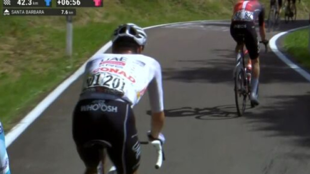 Juan Ayuso in difficolt&agrave; al Giro d&rsquo;Italia &ndash; &copy; Screenshot Eurosport.