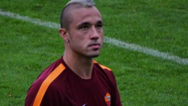 Radja Nainggolan con la maglia della Roma. &copy; Wikimedia.