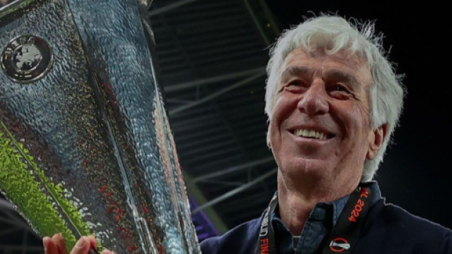 Giampiero Gasperini con la Coppa Uefa &copy; Atalanta B.C.