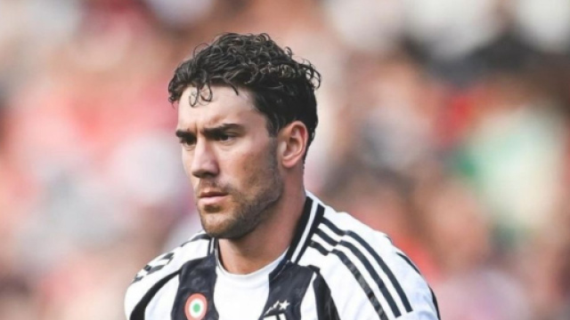 Dusan Vlahovic con la divisa della Juventus &copy; Instagram