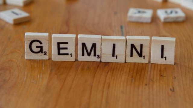 La scritta 'Gemini' composta con tessere tipo dello Scarabeo &ndash; &copy; Pexels.