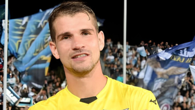 Ivan Provedel con la maglia della Lazio &copy; profilo Instagram ivanprovedel