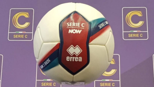 Il Pallone ufficiale della Lega Pro - &copy; Facebook / Lega Pro