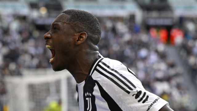 Randal Kolo Muani esulta dopo un gol &copy; X