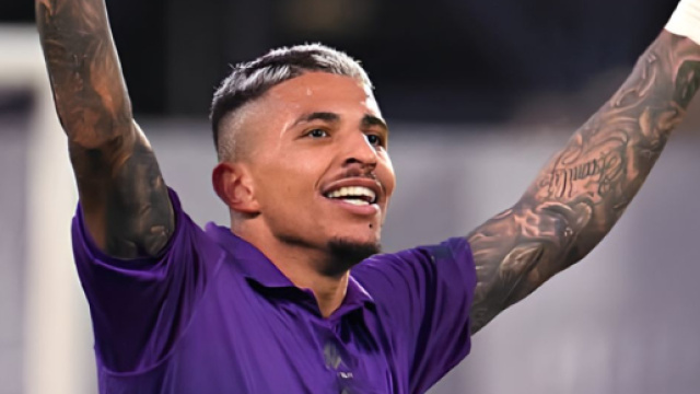 Dod&ocirc; con la maglia della Fiorentina &copy; profilo Instagram dodo98.