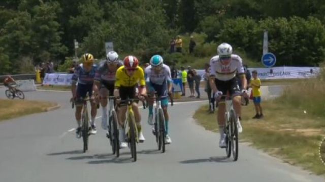 Ciclismo, le fasi finali della prima tappa del Delfinato - &copy; Screenshot Eurosport