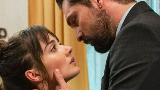 Zeynep e Alihan in Forbidden Fruit &ndash; &copy; Mediaset.