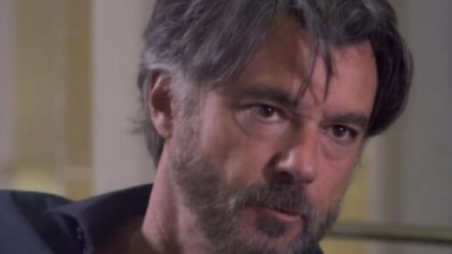 Michele in una scena di Un posto al sole &copy;️ Rai.