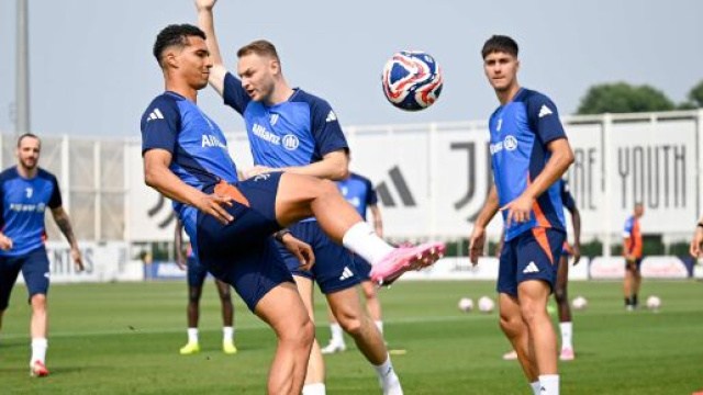 Alberto Costa in allenamento &copy; Juventus FC