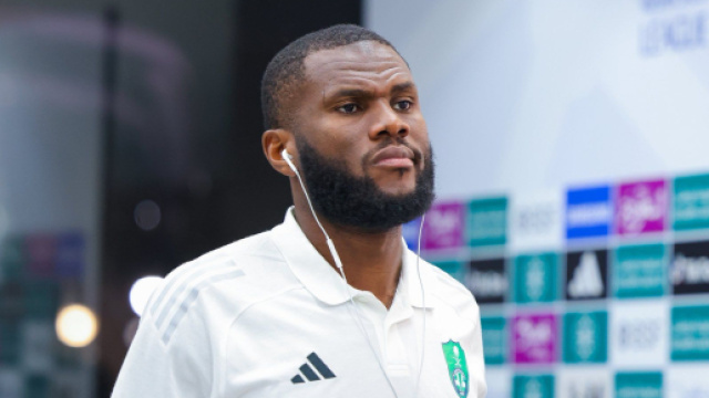 Il centrocampista Franck Kessi&eacute; &copy; Al-Ahli