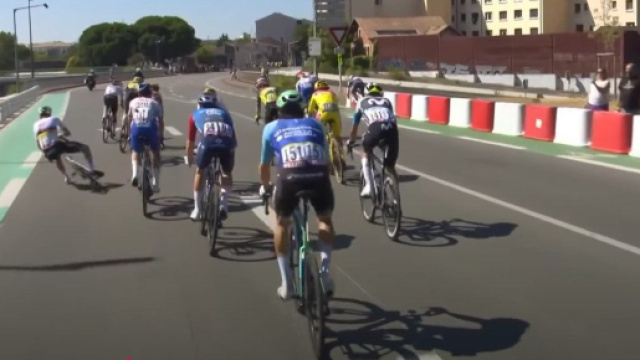 La caduta di Tadej Pogačar &ndash; &copy; Screenshot Eurosport.