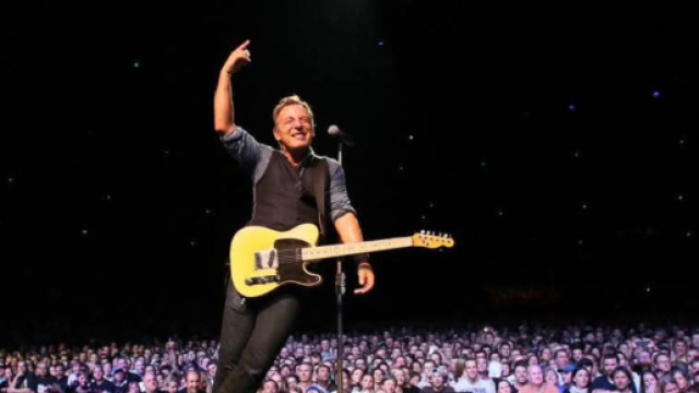 Bruce Springsteen (&copy; profilo Facebook ufficiale)