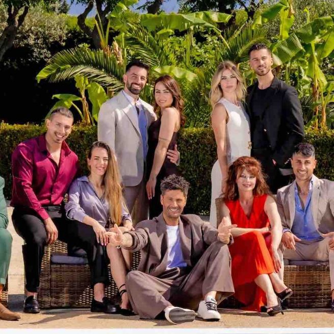 Le coppie e il presentatore di Temptation Island 2025. &copy;Mediaset