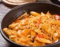 Tteokbokki: gnocchi di riso con salsa piccante