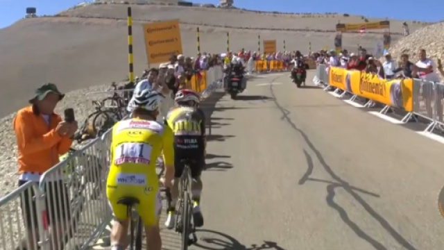 Tadej Pogačar sul Mont Ventoux &ndash; &copy; Screenshot Eurosport.