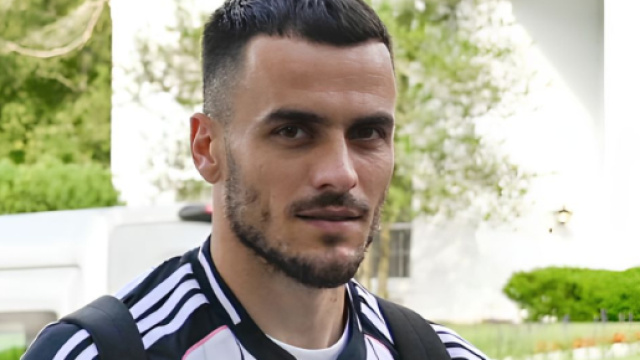 Filip Kostic con la maglia della Juve &copy; profilo Instagram filipkostic