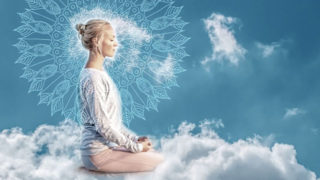 Donna in meditazione karmica - &copy; Pixabay IA.