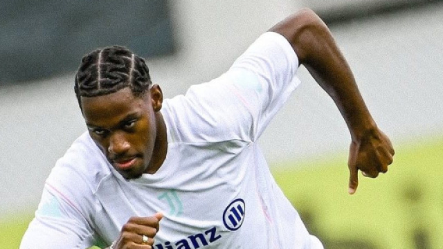 Jonathan David in allenamento alla Continassa &copy; Instagram