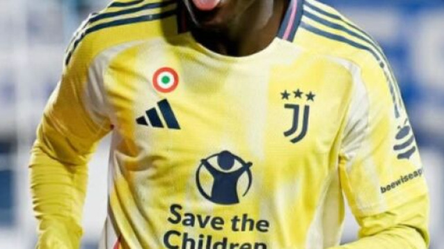 Kolo Muani con la maglia della Juve &copy; Instagram