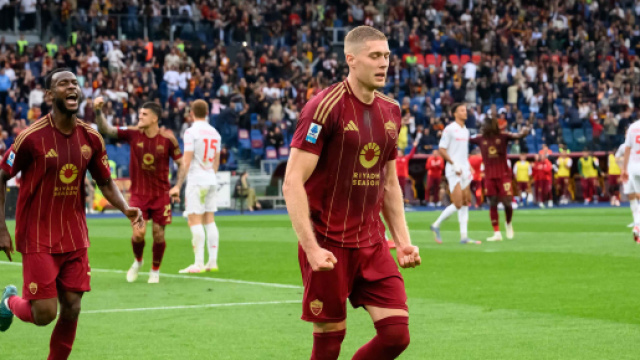 Artem Dovbyk esulta dopo un gol &copy; AS Roma