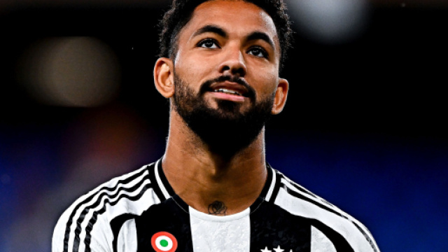 Profilo Instagram &copy;Douglas Luiz con la maglia della Juventus