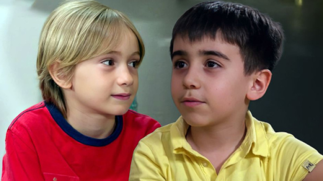 I piccoli Antonio Nicotera (Eduardo Scafora) e Lollo Altieri (Vincenzo Lovriso) &copy; Un Posto al Sole Rai