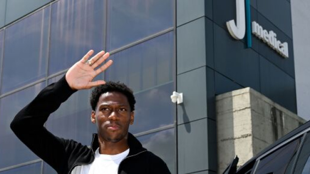 Jonathan David arriva al JMedical &copy; Juventus FC