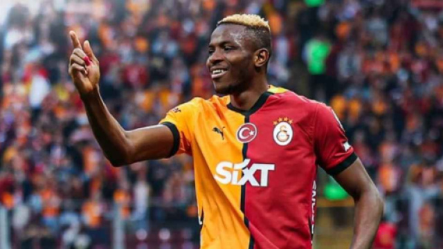 Victor Osimhen con la maglia del Galatasaray &copy; profilo Instagram victorosimhen9