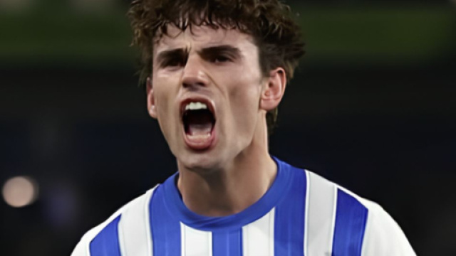 Matt O'Riley con la maglia del Brighton &copy; profilo Instagrammattoriley8