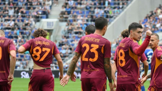 I giocatori giallorossi dopo il gol &copy; www.asroma.com