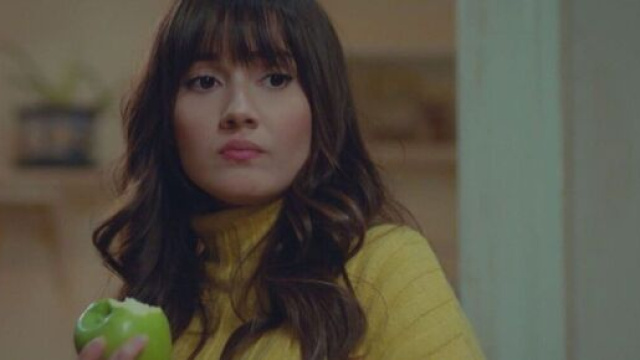 Zeynep in una scena di Forbidden Fruit &copy; Mediaset.