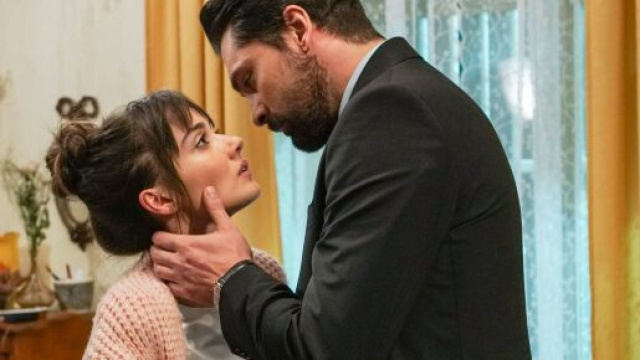 Zeynep e Alihan di Forbidden Fruit &copy; Mediaset.