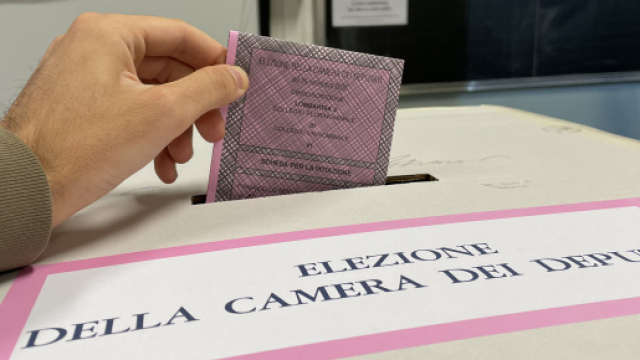Un'urna elettorale (elezioni della Camera dei deputati nel settembre del 2022).