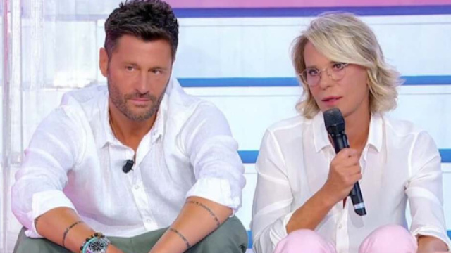 Filippo Bisciglia e Maria De Filippi &copy; Canale 5.
