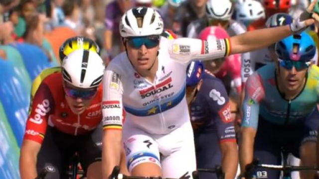 La vittoria di Tim Merlier al Renewi Tour &ndash; &copy; Screenshot Eurosport.