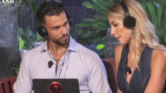 Rosario e Lucia a Temptation Island - &copy; Canale 5.