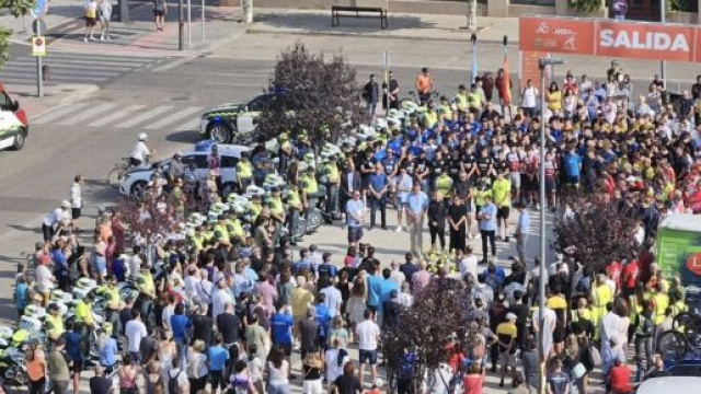 Il saluto commosso del gruppo a Ivan Melendez &copy; Instagram Vuelta a la Ribera del Duero
