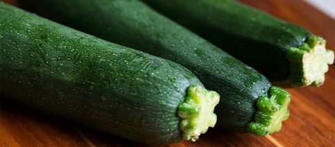 Fusi di pollo con zucchine e Marsala, un secondo invitante della tradizione siciliana