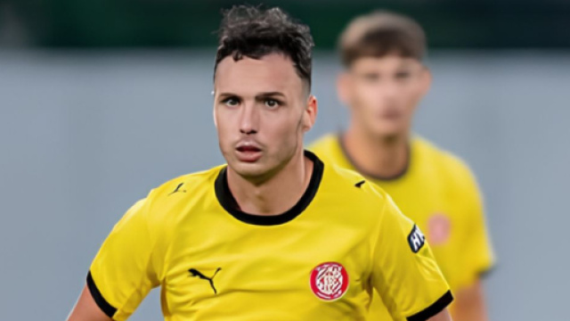 Arnau Martinez con la maglia del Girona &copy; Instagram
