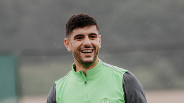 Konstantinos Koulierakis in allenamento con il Wolfsburg &copy; Instagram