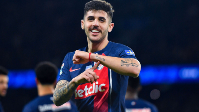 Lucas Beraldo con la divisa del PSG (&copy; Instagram)