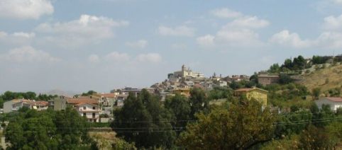 Viaggio a Comitini, tra Pirandello e la roccaforte di origine bizantina